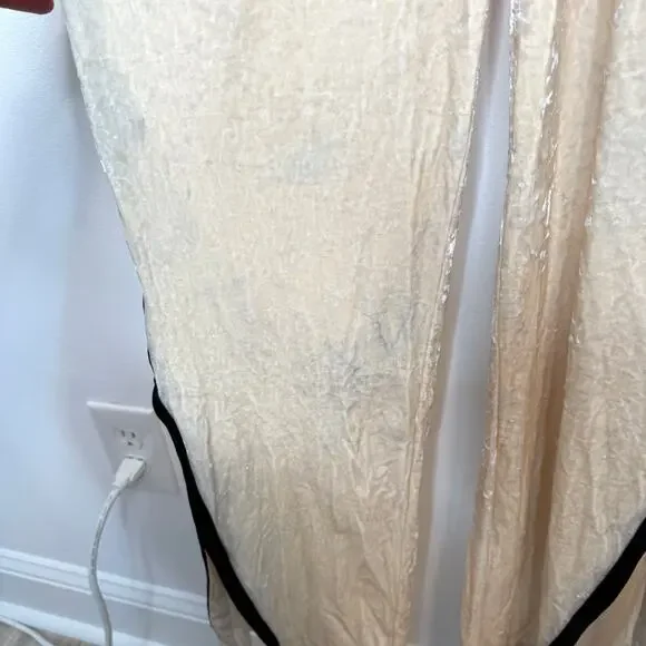 Free People We Are HAH Jump On It Velvet Jumpsuit In Almond Milk Size Large New - Picture 9 of 16